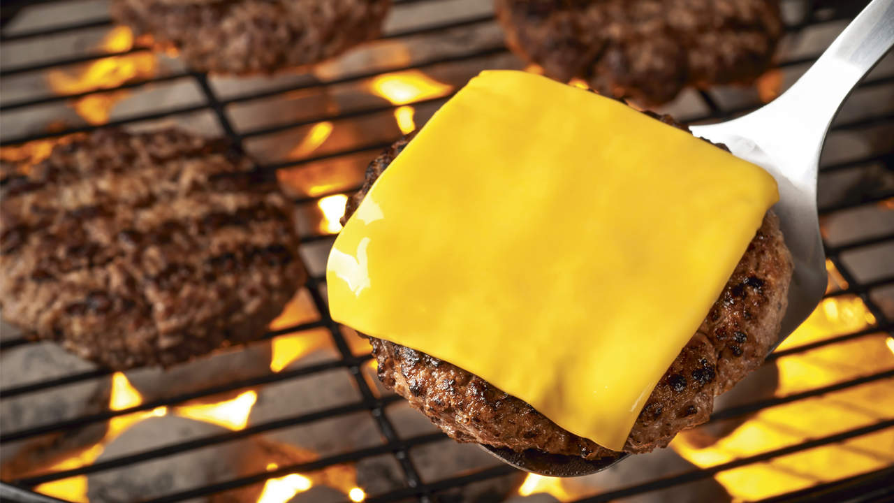 A Short History of the Cheeseburger 