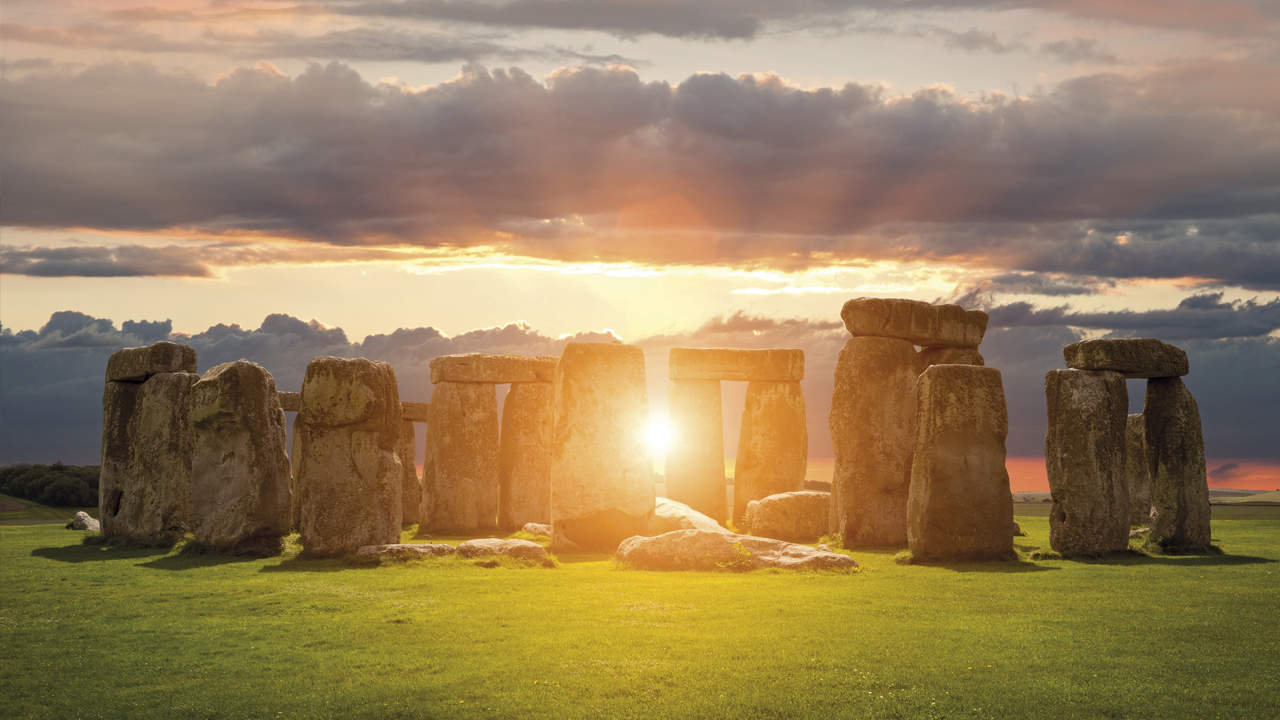 423 STONHENGE Istock