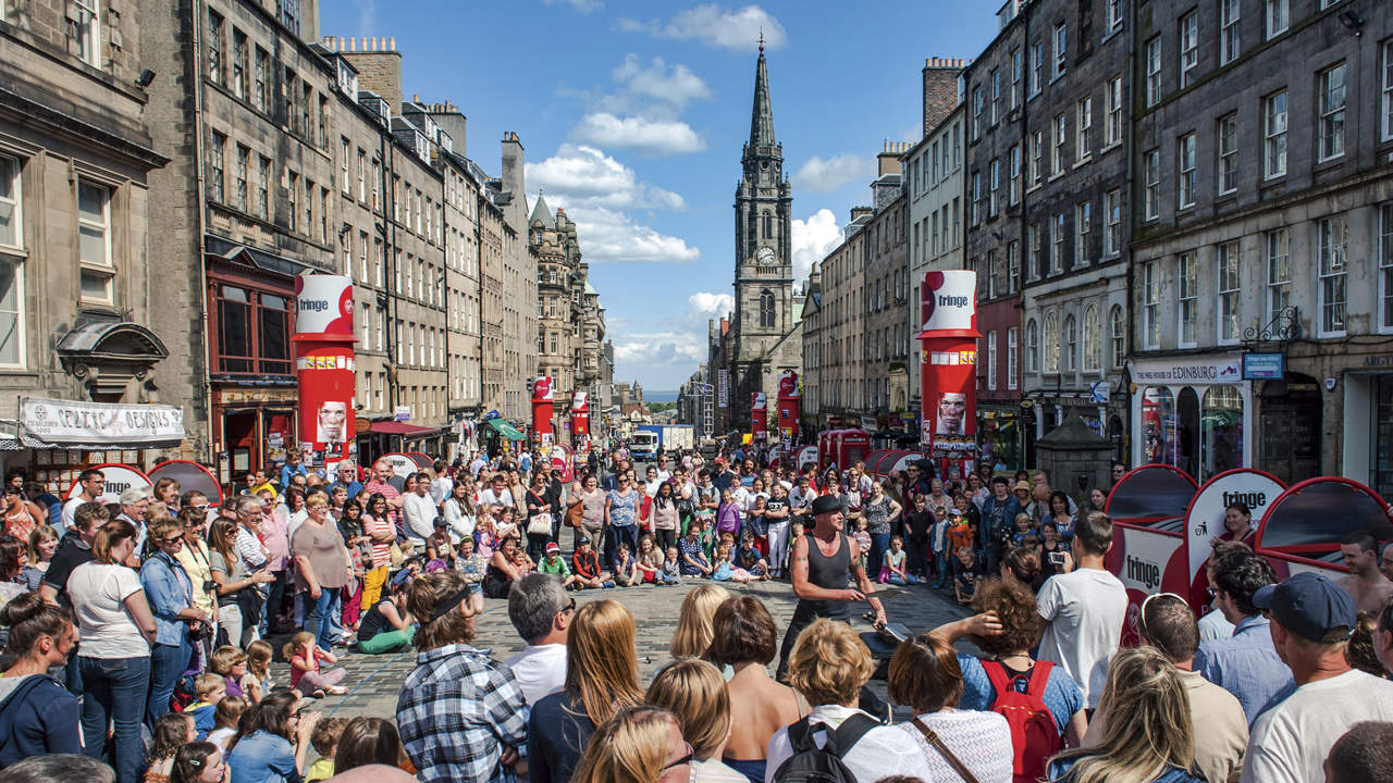 How the Dirty Old Town Became Enlightened Edinburgh