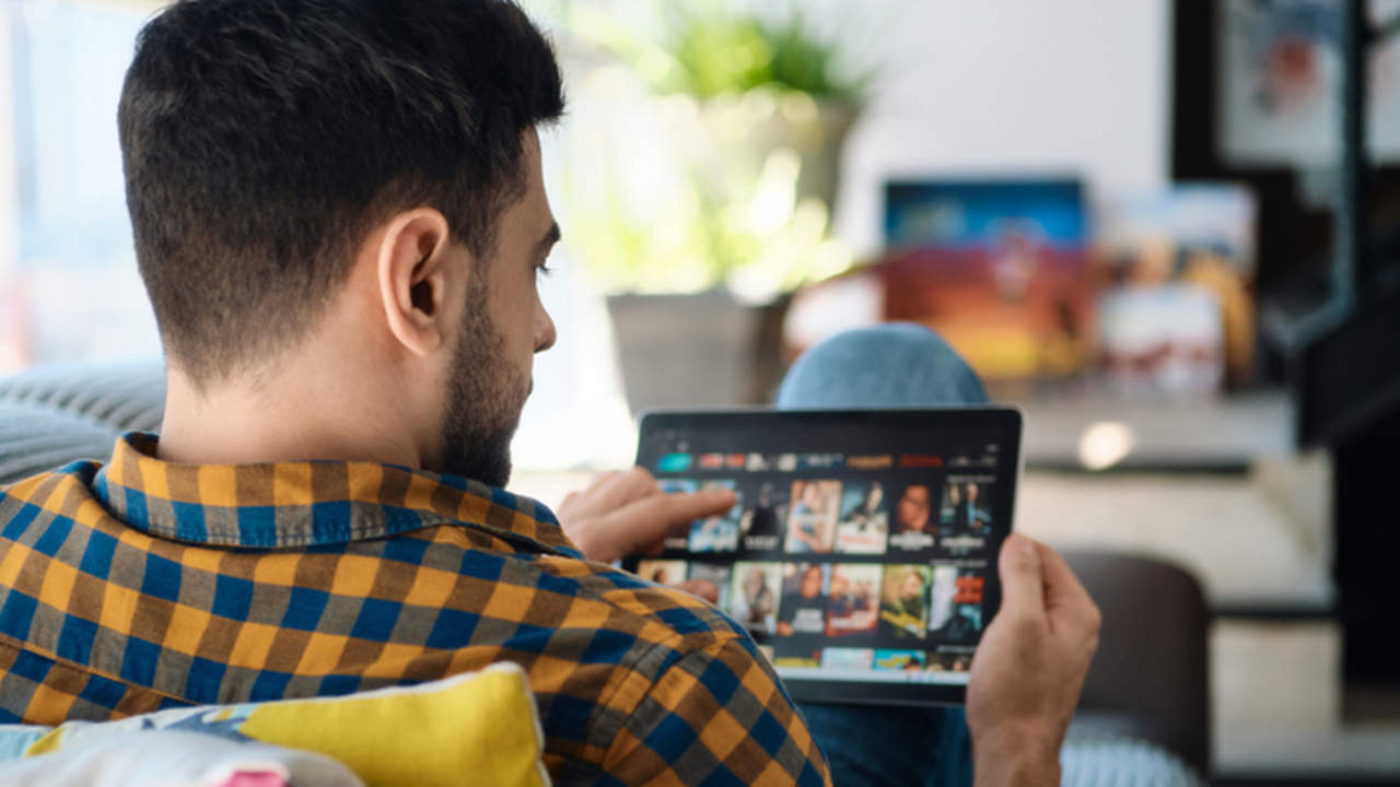 Le 10 migliori serie Netflix per imparare l'inglese che devi guardare nel 2023